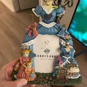 Charming Blue and Pink Cat-Themed Photo Frame